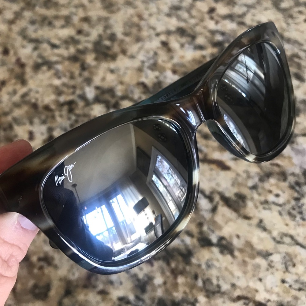 Maui Jim Green Sunglasses - Picture 6 of 8